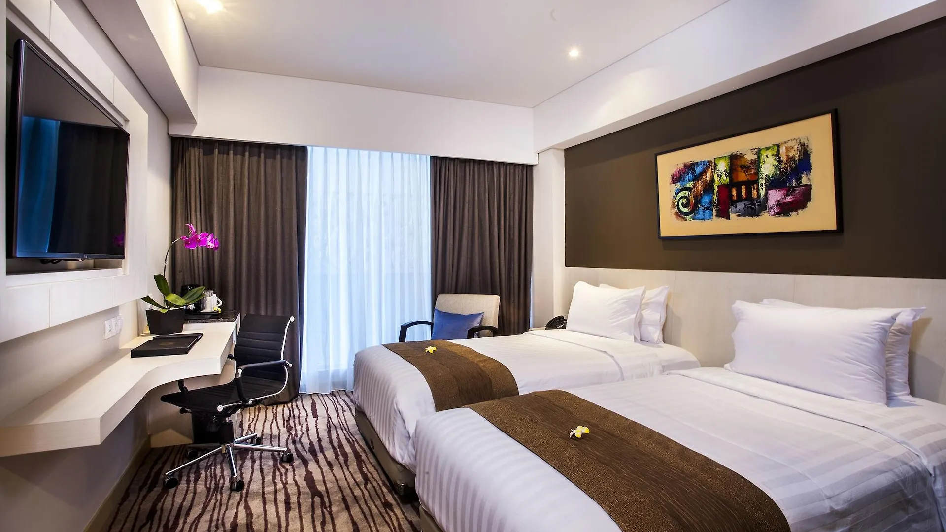 Grand Sovereign Kuta Lombok 4*,