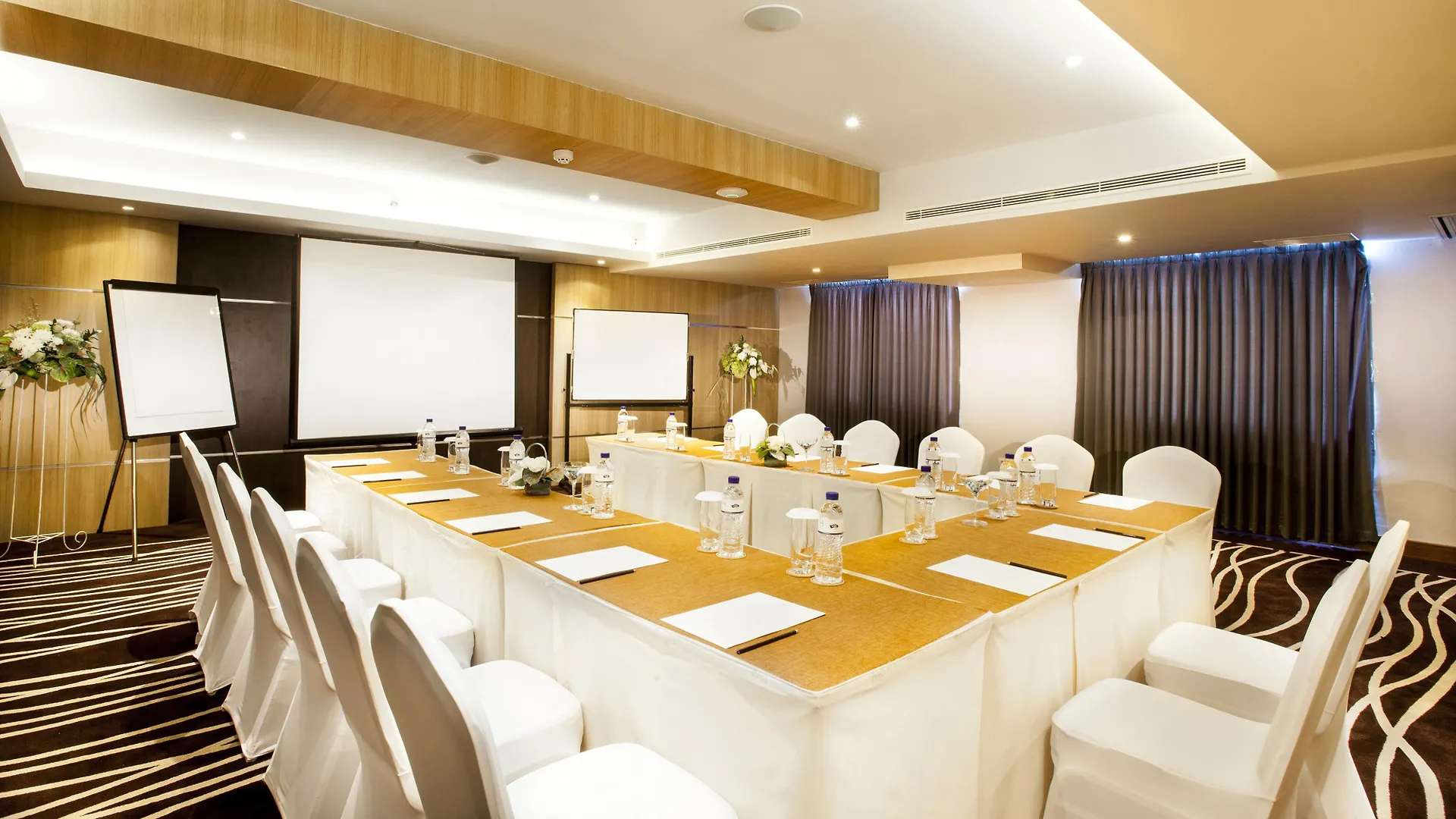 Hotel Grand Sovereign Kuta Lombok